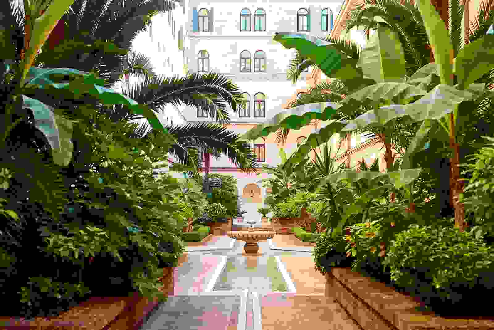Il Giardino Moresco all'interno dell'Hotel Excelsior Venice Lido Resort, hotel di lusso a Venezia