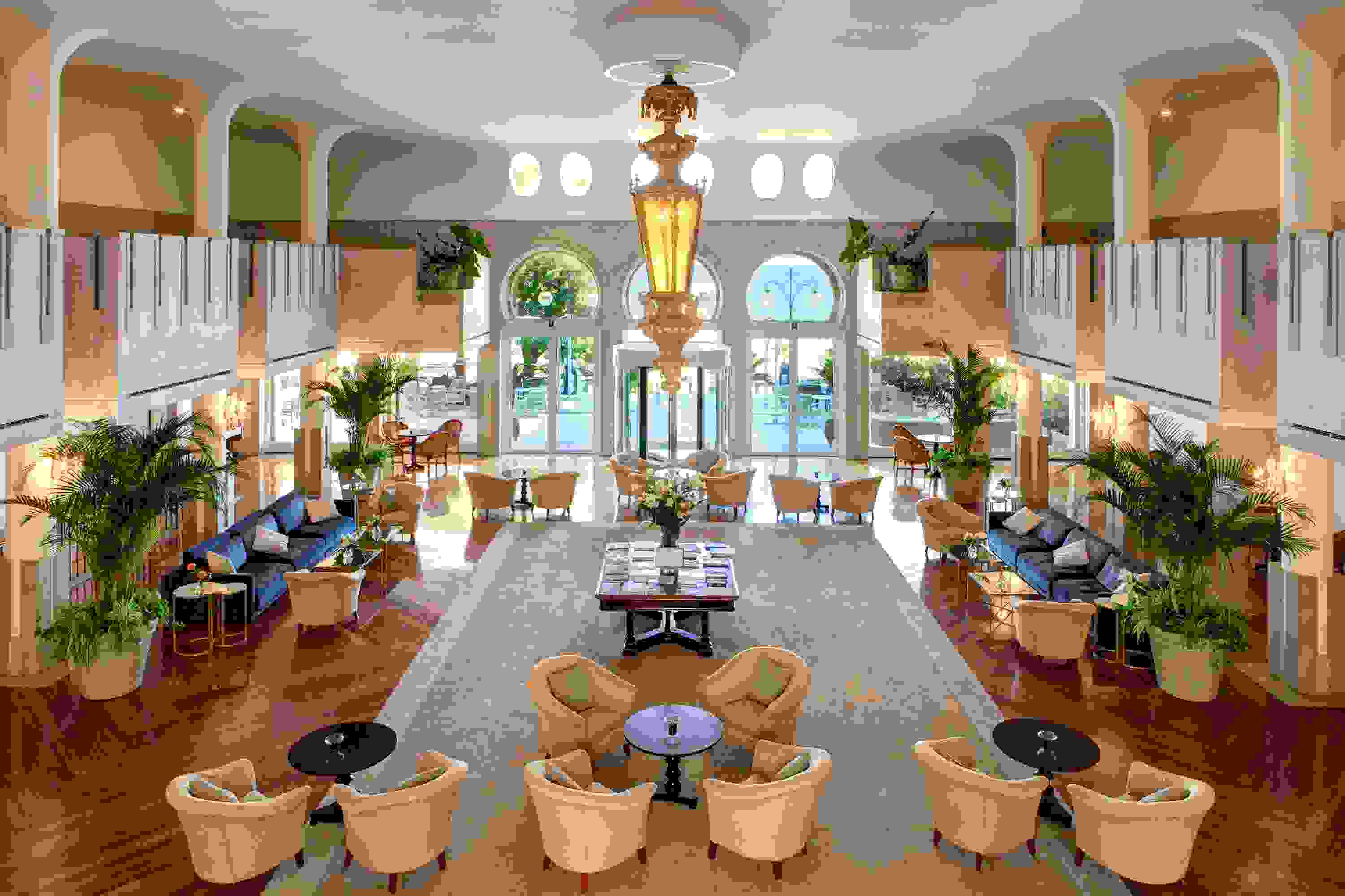 La lobby dell'Hotel Excelsior Venice Lido Resort, 5 stelle di lusso a Venezia