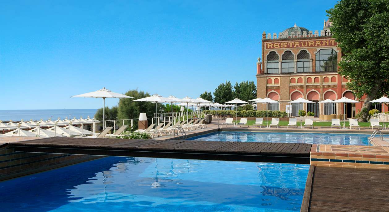Piscina esterna dell'Hotel Excelsior Venice Lido Resort, hotel di lusso Venezia