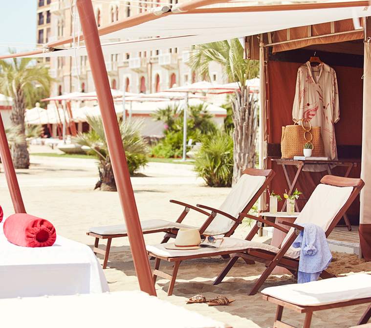 Capanne dell'Hotel Excelsior Venice Lido Resort, 5 stelle sulla spiaggi di Venezia